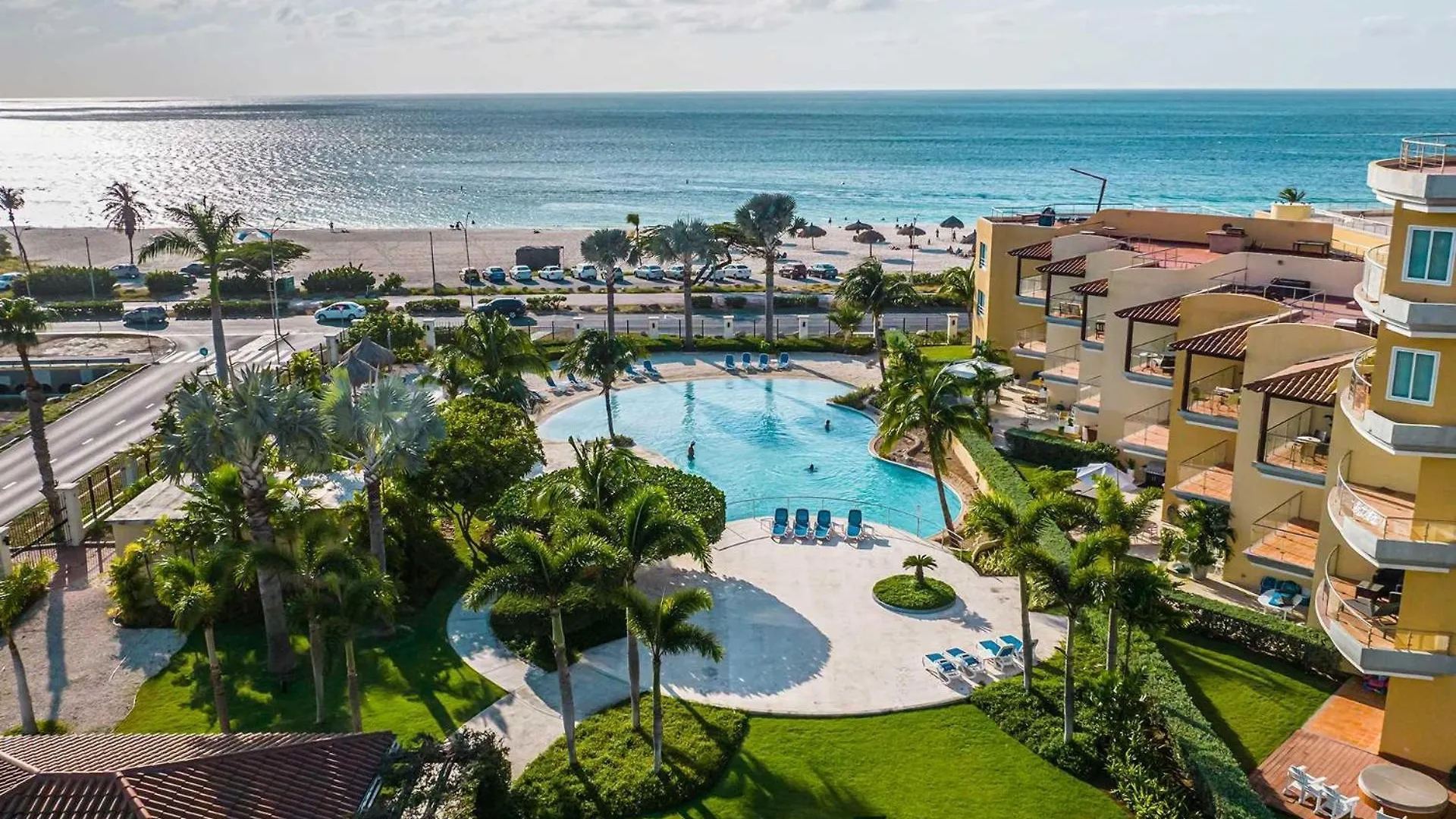 Beachfront Palm Beach 0*,