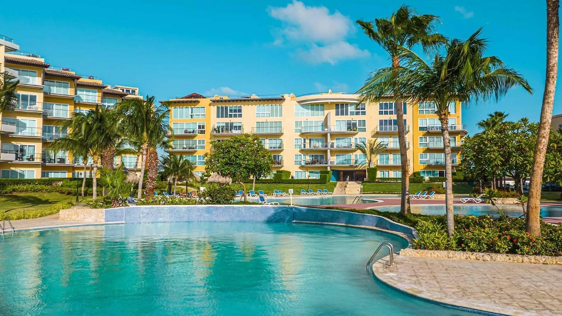 Beachfront Palm Beach Feriehus