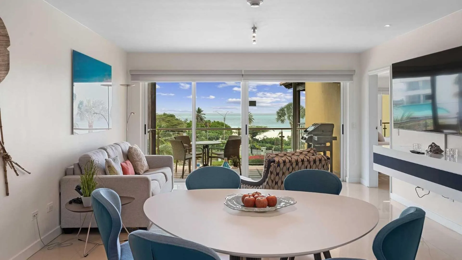 Beachfront Palm Beach Feriehus