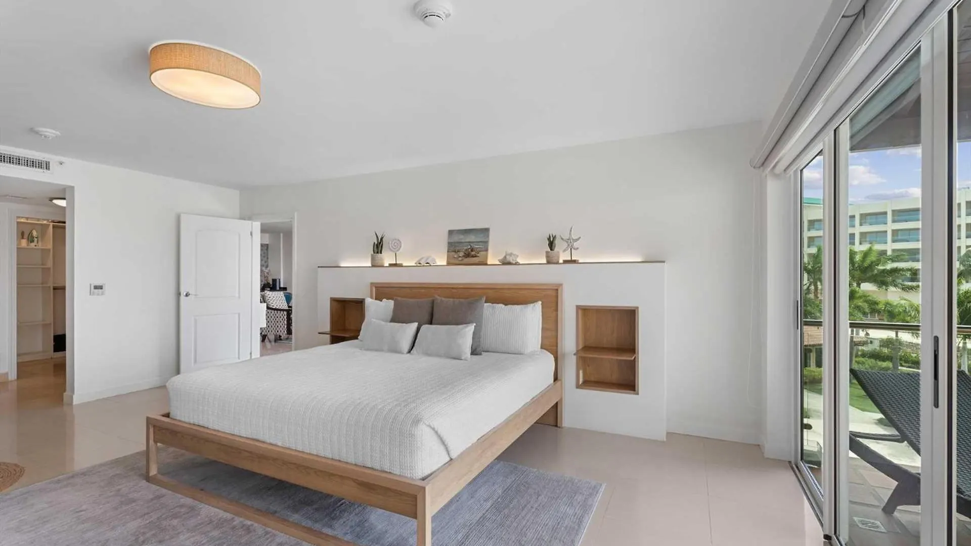 Beachfront Palm Beach Feriehus