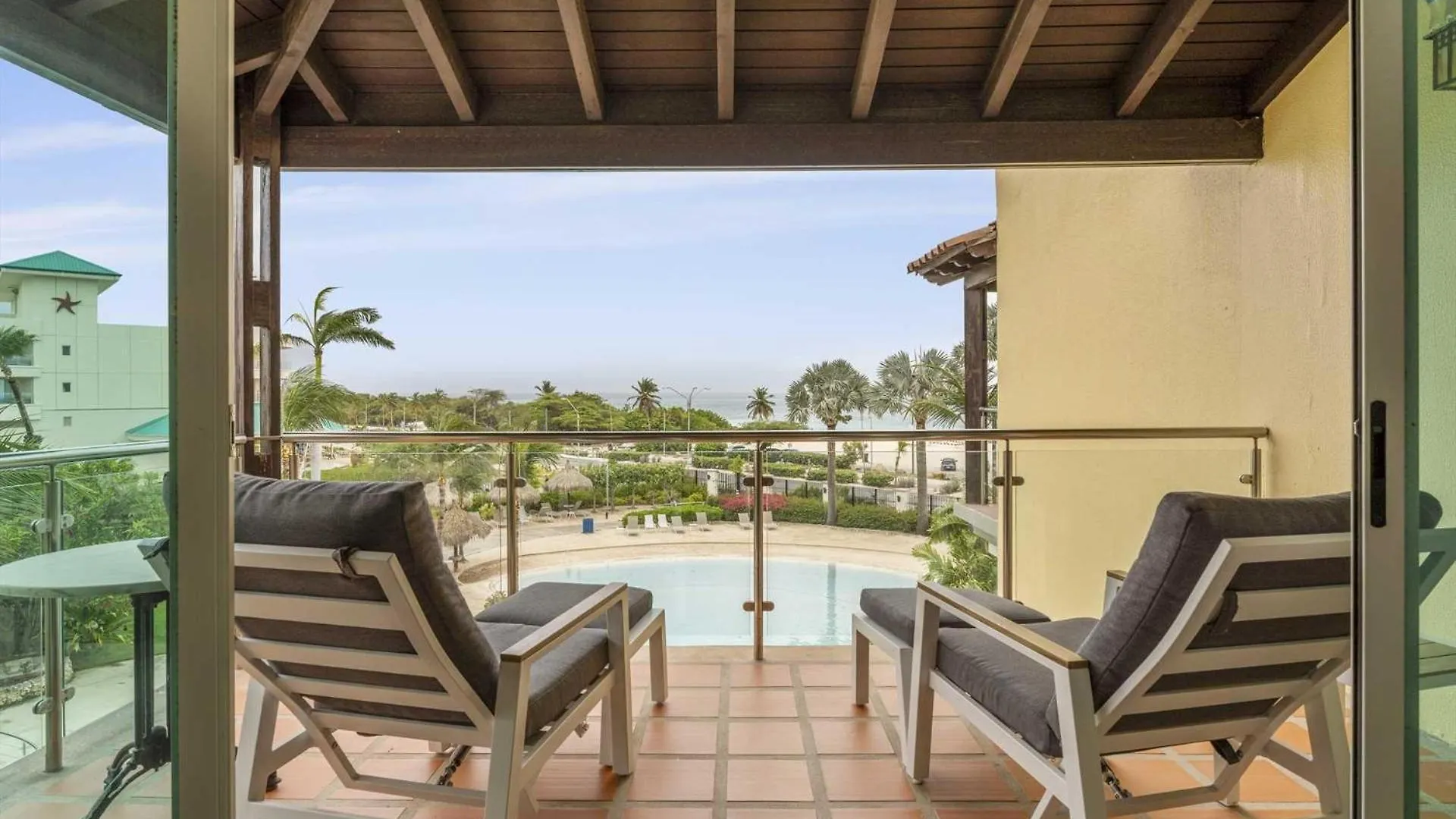 Feriehus Beachfront Palm Beach Aruba