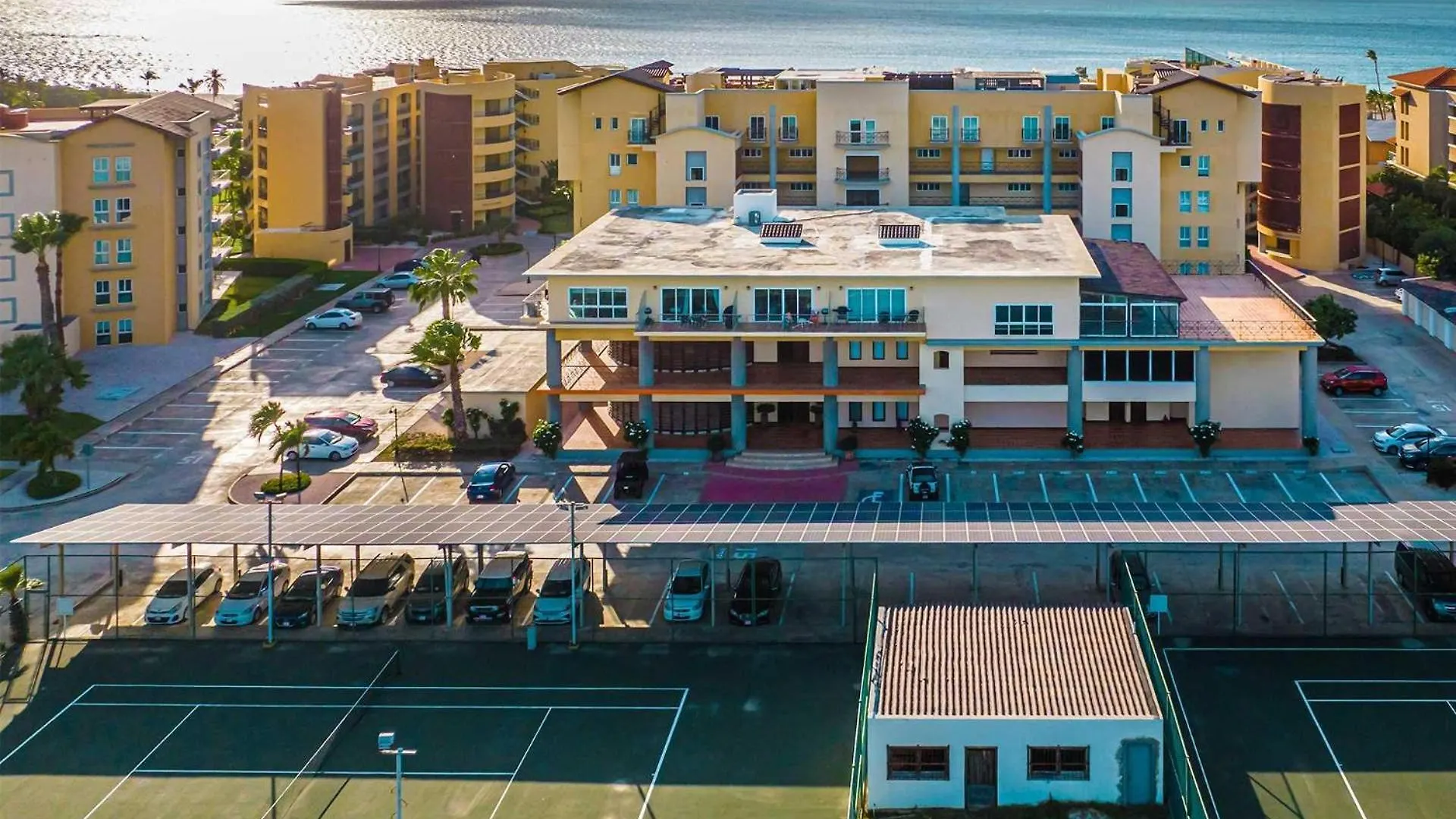 בית נופש פאלם ביץ' Beachfront ארובה